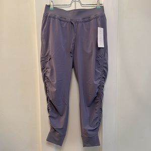 NWT Athleta 2 Petite  Attitude Pant Joggers in Tempest Violet (Purple/Gray)